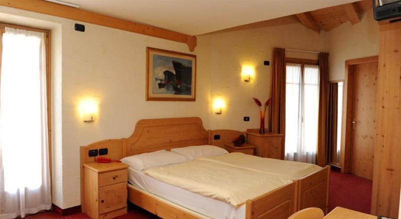 Hotel Helvetia ลีวินโญ ภายนอก รูปภาพ