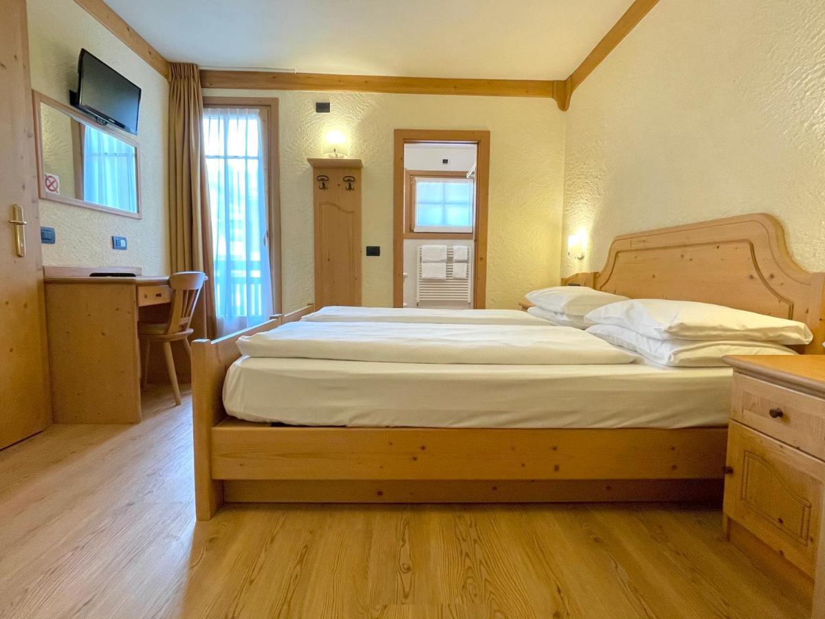Hotel Helvetia ลีวินโญ ภายนอก รูปภาพ