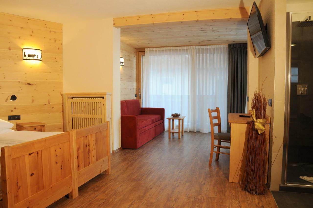 Hotel Helvetia ลีวินโญ ภายนอก รูปภาพ