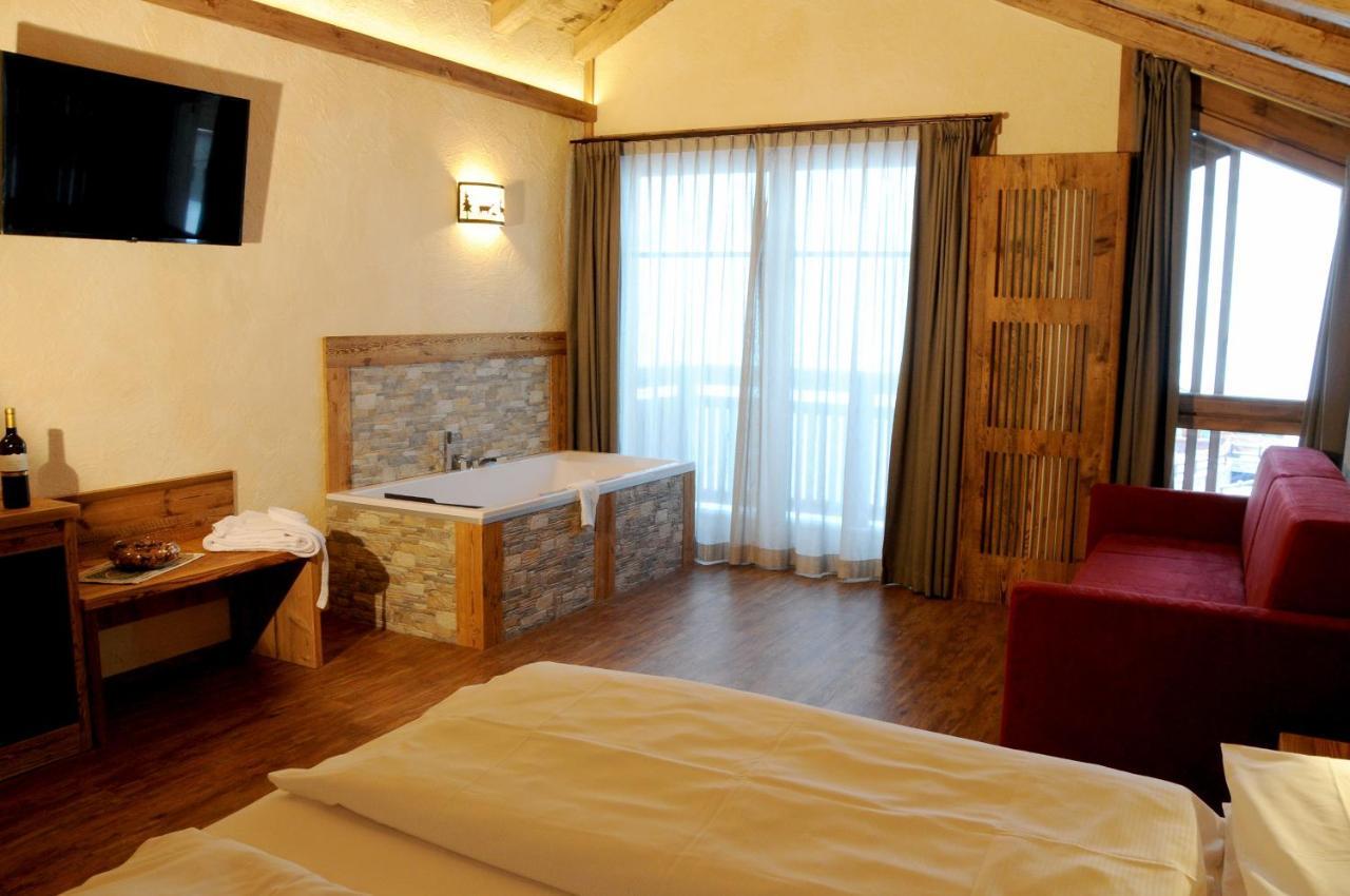 Hotel Helvetia ลีวินโญ ภายนอก รูปภาพ