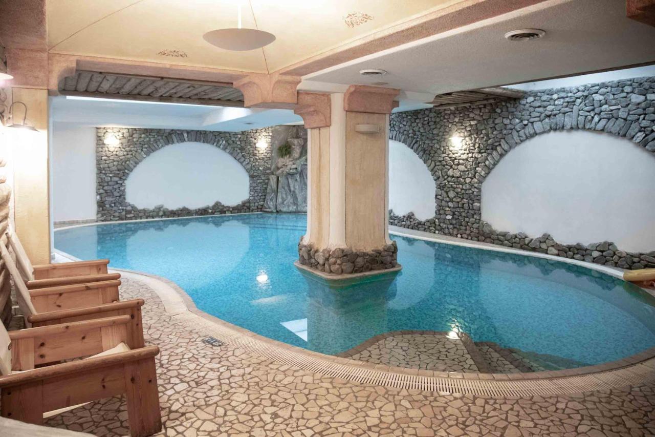 Hotel Helvetia ลีวินโญ ภายนอก รูปภาพ